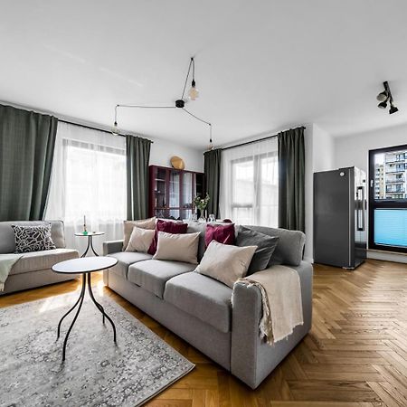 Skierniewicka Apt - Parking, Workspace, Balcony - By Rentujemy Varşova Dış mekan fotoğraf
