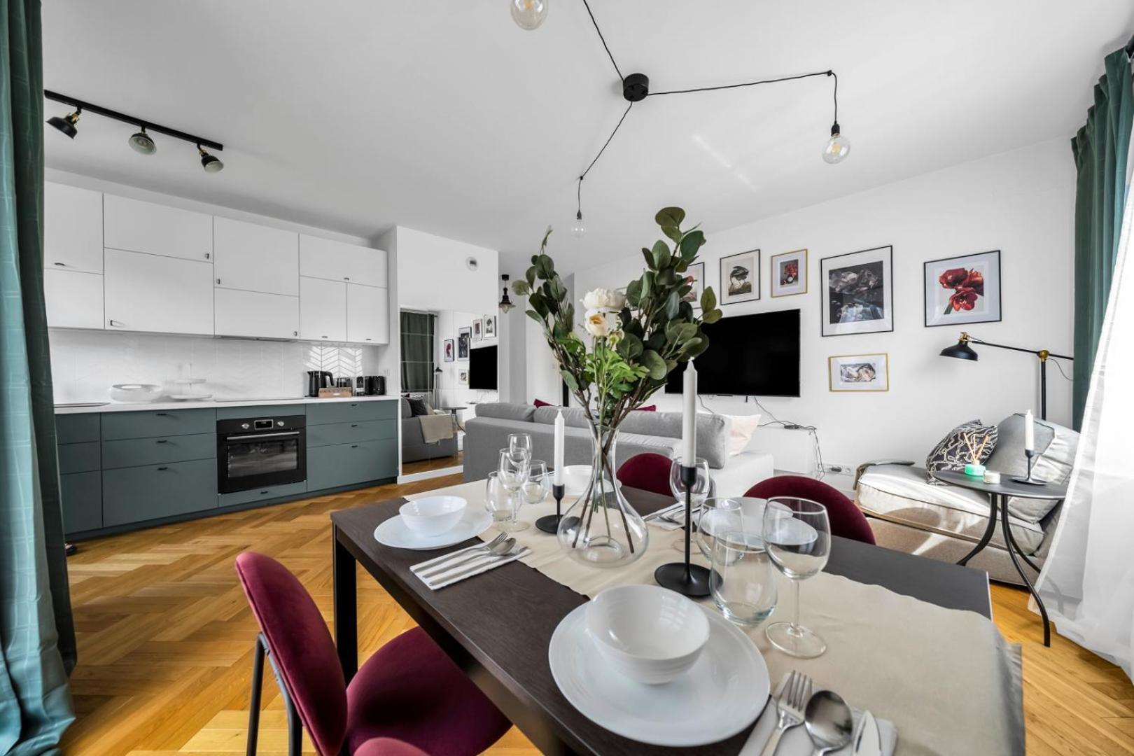 Skierniewicka Apt - Parking, Workspace, Balcony - By Rentujemy Varşova Dış mekan fotoğraf