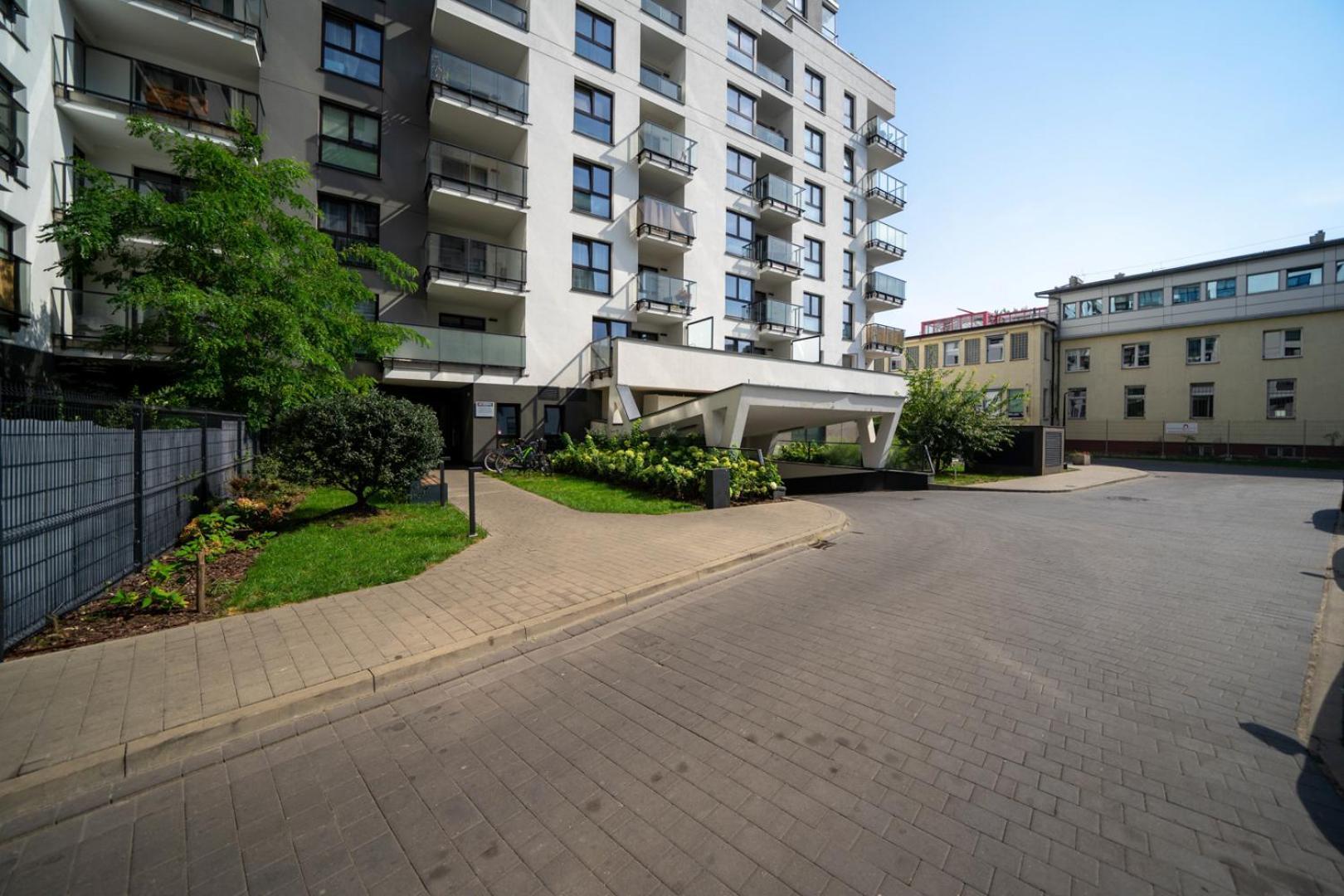 Skierniewicka Apt - Parking, Workspace, Balcony - By Rentujemy Varşova Dış mekan fotoğraf